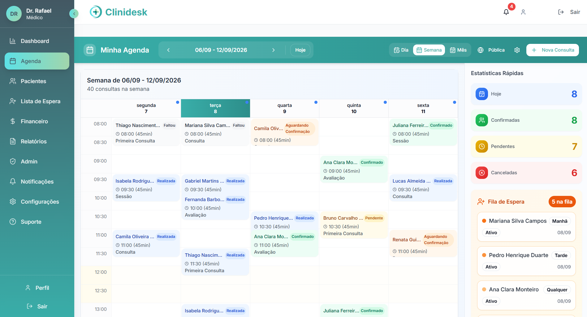 Agenda semanal de consultas na plataforma CliniDesk